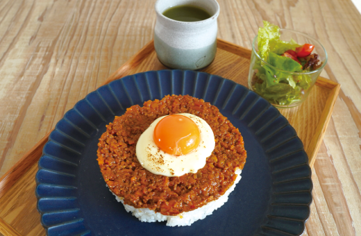 手火山かつお節のチーズキーマカレー