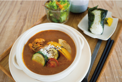 手火山かつお節だしと手羽元のカレースープ